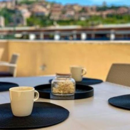 Exclusive Penthouse With 60 M2 Panoramic Terrace Apartment Perugia Bagian luar foto