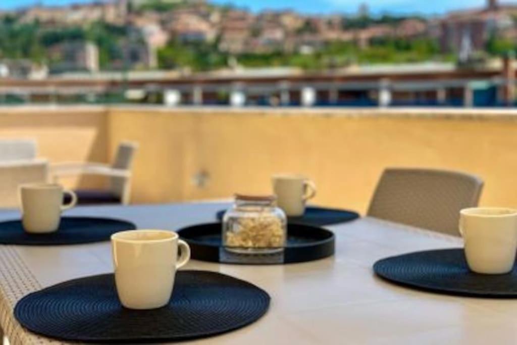 Exclusive Penthouse With 60 M2 Panoramic Terrace Apartment Perugia Bagian luar foto